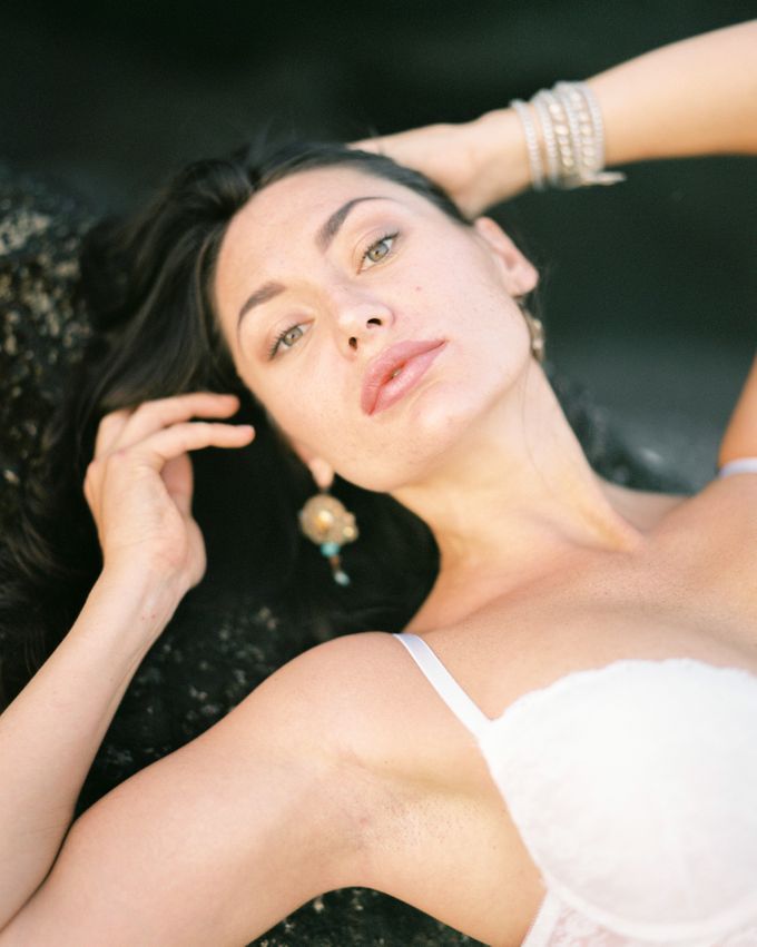 Beach Boudoir Session by Arta Photo - 003 Beach Boudoir Session by Arta Photo - 003