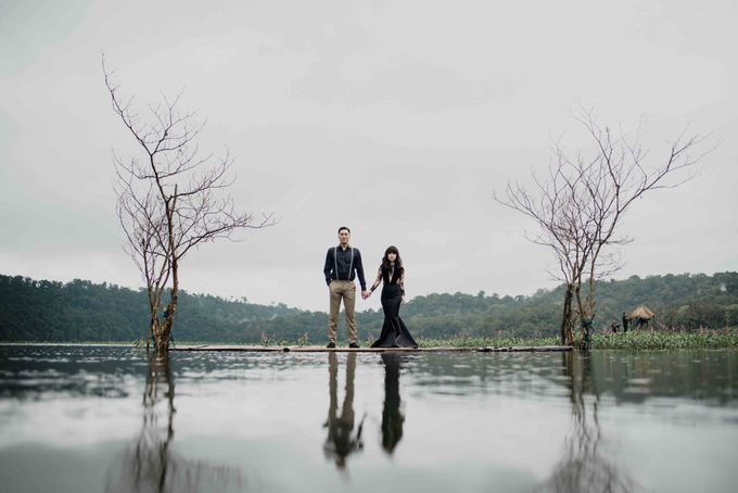 Anita & Anthony - The Calmness of Tamblingan Lake by StayBright - 013