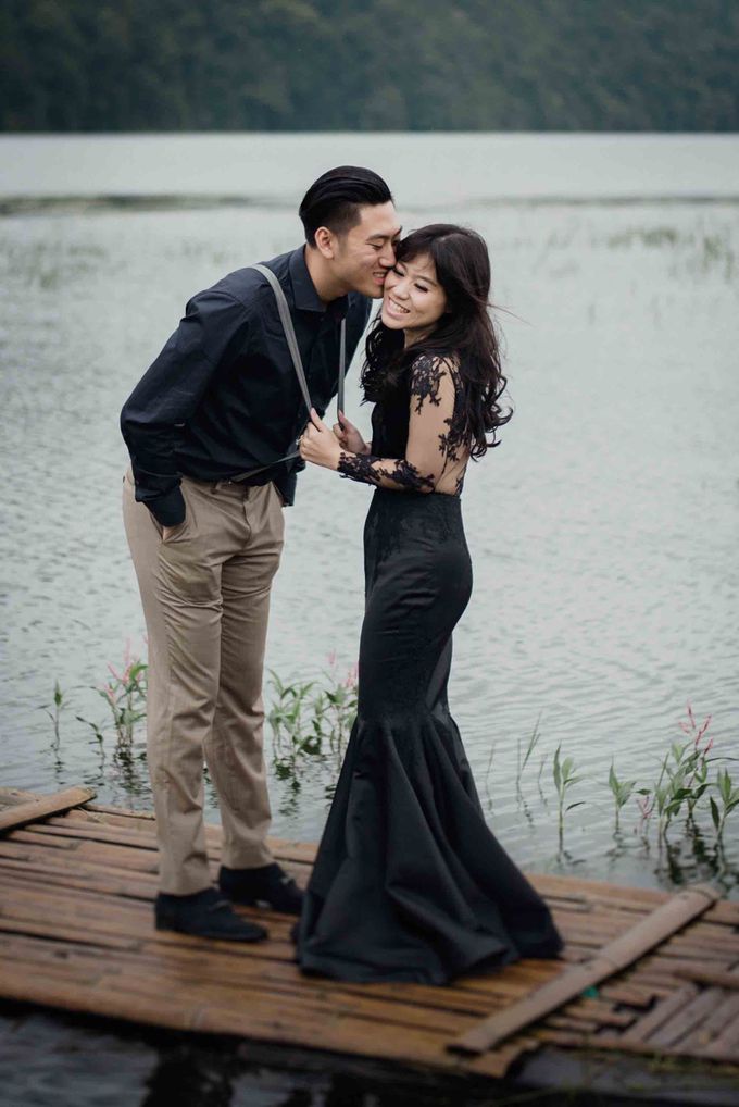 Anita & Anthony - The Calmness of Tamblingan Lake by StayBright - 014