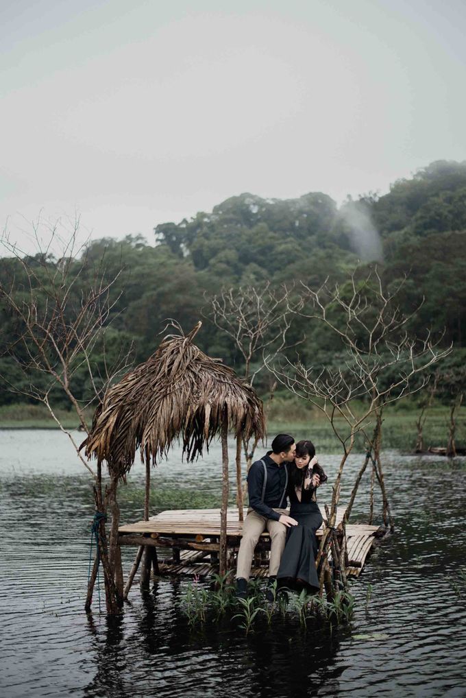 Anita & Anthony - The Calmness of Tamblingan Lake by StayBright - 019