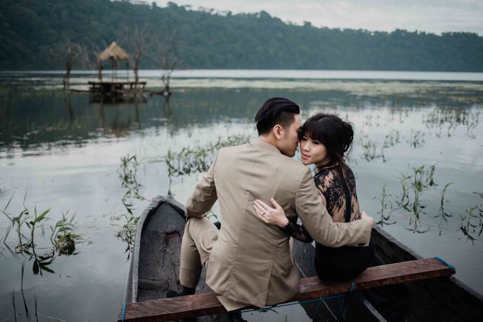 Anita & Anthony - The Calmness of Tamblingan Lake by StayBright - 003