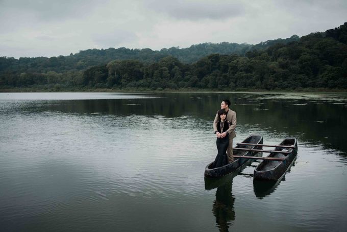 Anita & Anthony - The Calmness of Tamblingan Lake by StayBright - 007