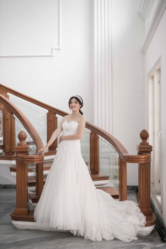 Statuesque Beauty by Lady Belle Bridal - 005 Statuesque Beauty by Lady Belle Bridal - 005