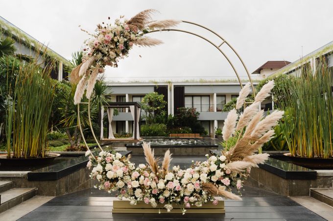 Trendsetter Wedding Lately is....Pampas Grass by Bali Wedding Atelier - 001