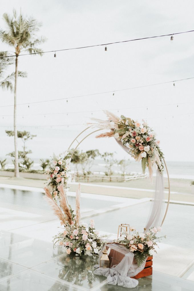 Vintage Elegant Arrangement by Bali Wedding Atelier - 005