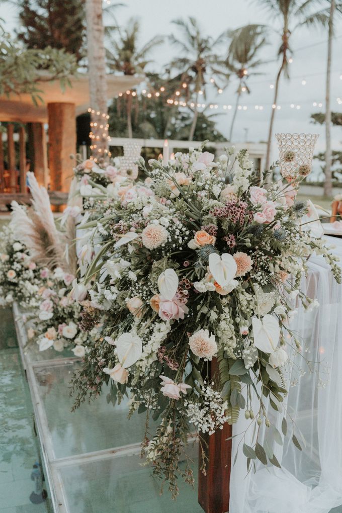 Vintage Elegant Arrangement by Bali Wedding Atelier - 011 Vintage Elegant Arrangement by Bali Wedding Atelier - 011