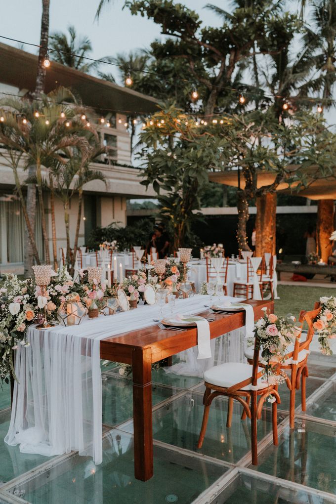 Vintage Elegant Arrangement by Bali Wedding Atelier - 012 Vintage Elegant Arrangement by Bali Wedding Atelier - 012
