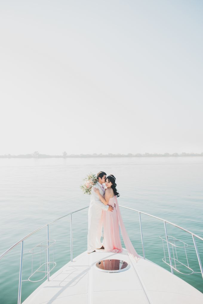 Tropical Island Pre-Wedding at Serangan by Honey Wedding & Event Bali - 003