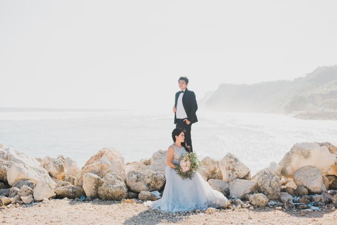 Tropical Island Pre-Wedding at Serangan by Honey Wedding & Event Bali - 021 Tropical Island Pre-Wedding at Serangan by Honey Wedding & Event Bali - 021