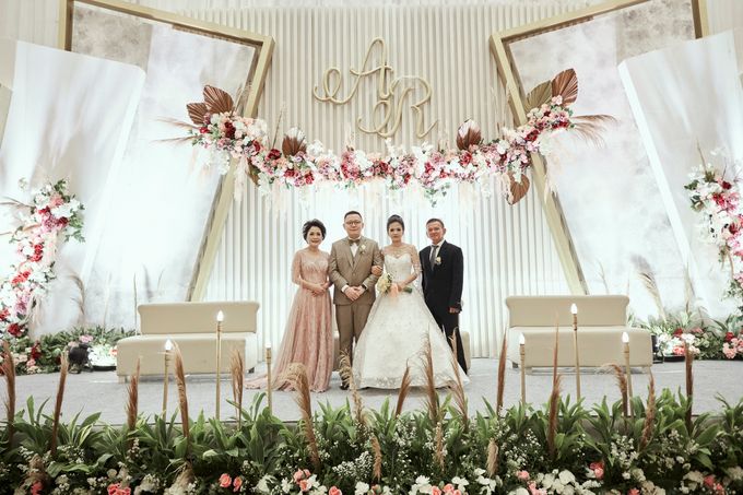 The Wedding of Agung & Ristina by Royal Ballroom The Springs Club - 025 The Wedding of Agung & Ristina by Royal Ballroom The Springs Club - 025
