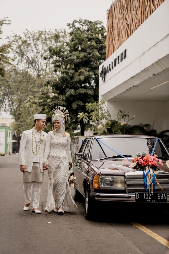 Arum & Fachri Wedding at The Allwynn Ballroom Jakarta by AKSA Creative - 006