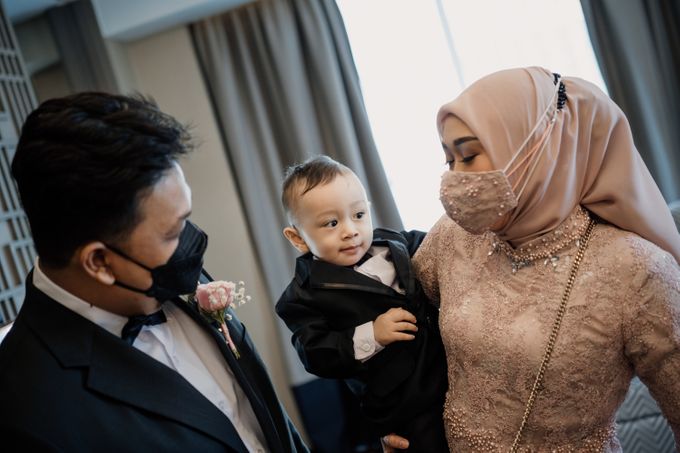 Arum & Fachri Wedding at The Allwynn Ballroom Jakarta by AKSA Creative - 014 Arum & Fachri Wedding at The Allwynn Ballroom Jakarta by AKSA Creative - 014