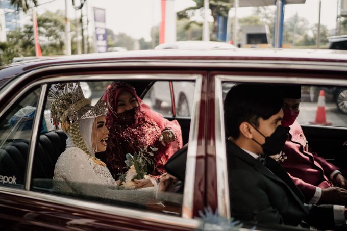 Arum & Fachri Wedding at The Allwynn Ballroom Jakarta by AKSA Creative - 020