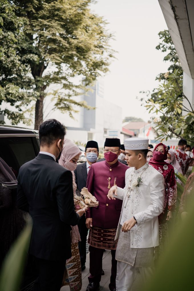 Arum & Fachri Wedding at The Allwynn Ballroom Jakarta by AKSA Creative - 021