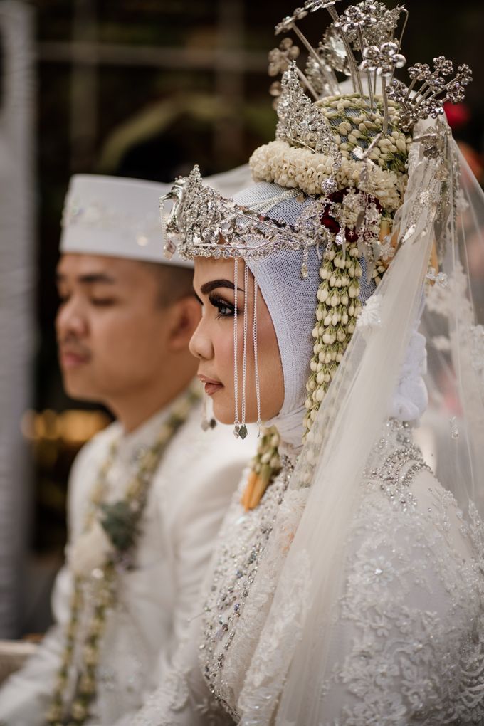 Arum & Fachri Wedding at The Allwynn Ballroom Jakarta by AKSA Creative - 029