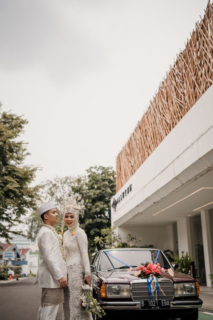 Arum & Fachri Wedding at The Allwynn Ballroom Jakarta by AKSA Creative - 039