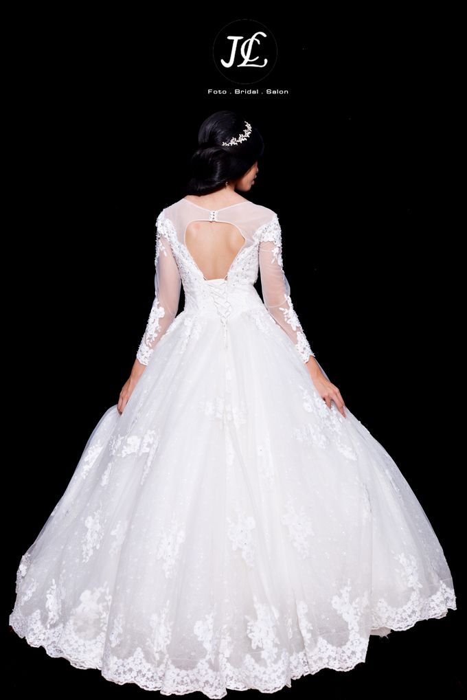 WEDDING GOWN XXIX by JCL FOTO BRIDAL SALON - 001 WEDDING GOWN XXIX by JCL FOTO BRIDAL SALON - 001