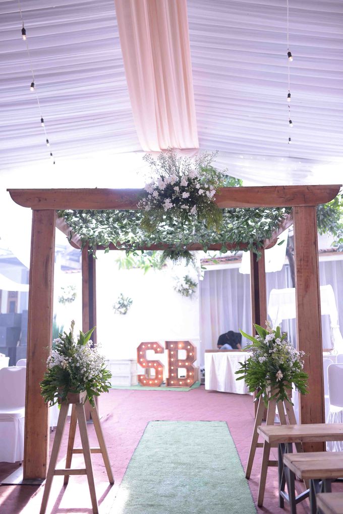 The Wedding of Stevani & Bobi by Decor Everywhere - 010