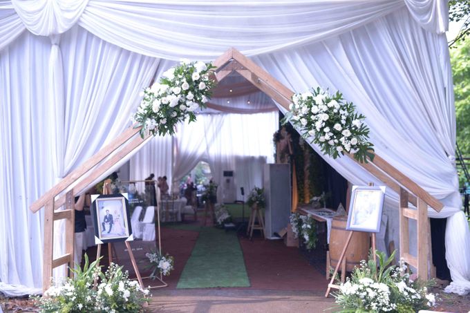 The Wedding of Stevani & Bobi by Decor Everywhere - 013