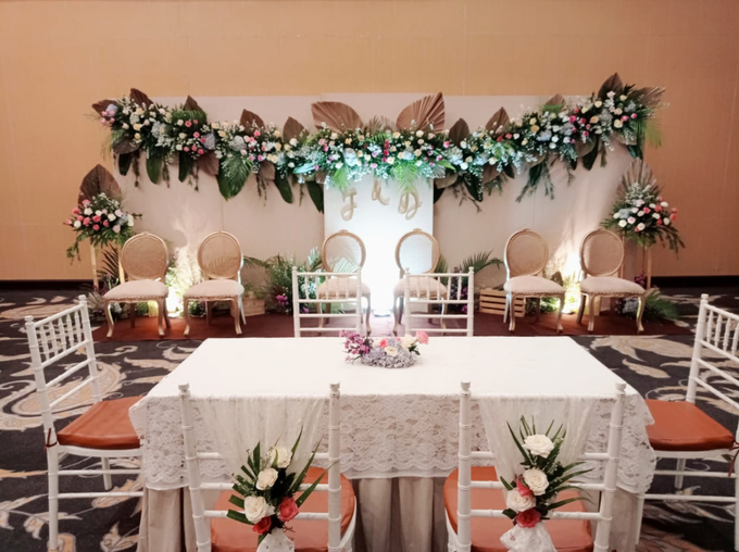 Dekorasi Type Lily,Intimate wedding Dessy & Subhan by AT Decoration - 005