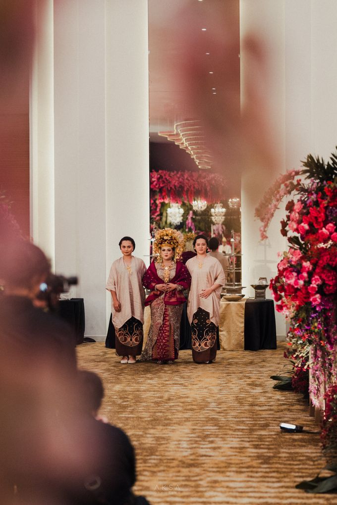 Wedding of Aura & Dani at The Allwynn Ballroom Cilandak Jakarta part 3 by AKSA Creative - 013