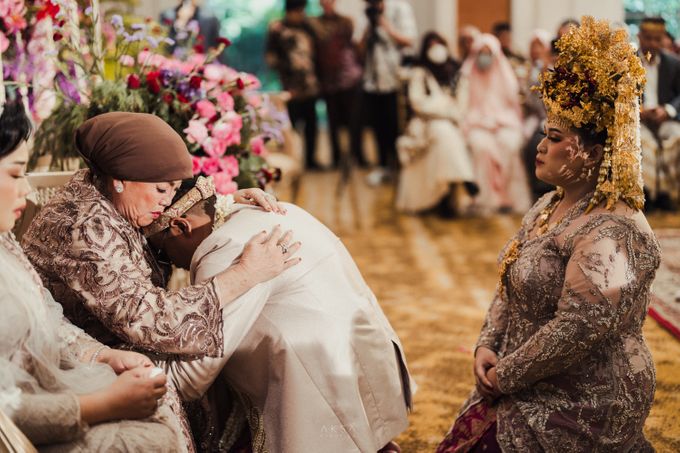 Wedding of Aura & Dani at The Allwynn Ballroom Cilandak Jakarta part 3 by AKSA Creative - 007