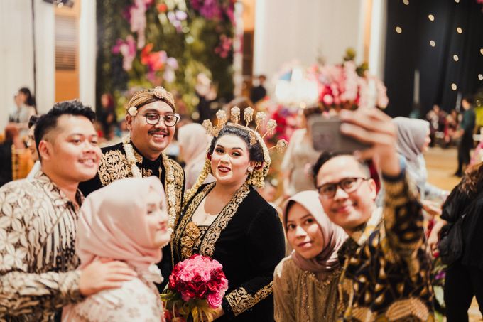 Wedding of Aura & Dani at The Allwynn Ballroom Cilandak Jakarta part 3 by AKSA Creative - 027