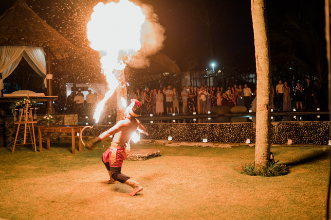 Intimate beach wedding at The Taman Ahimsa by AVAVI BALI WEDDINGS - 009