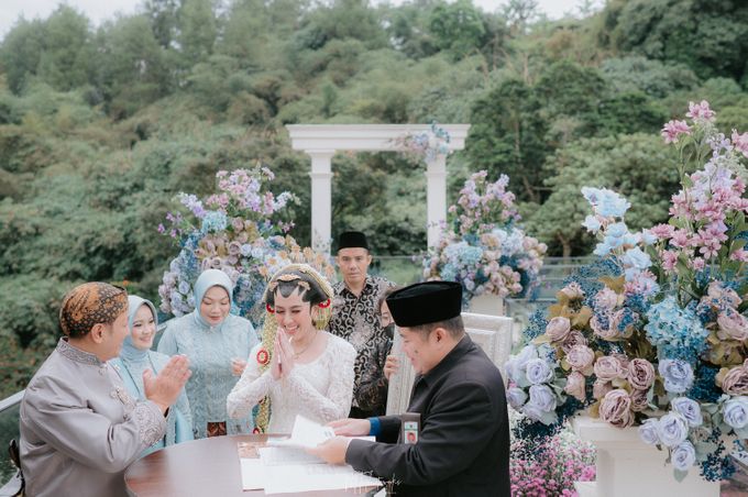 Ayuri & Dheas Wedding Decoration at Gaia Hotel by Valentine Wedding Decoration - 022 Ayuri & Dheas Wedding Decoration at Gaia Hotel by Valentine Wedding Decoration - 022