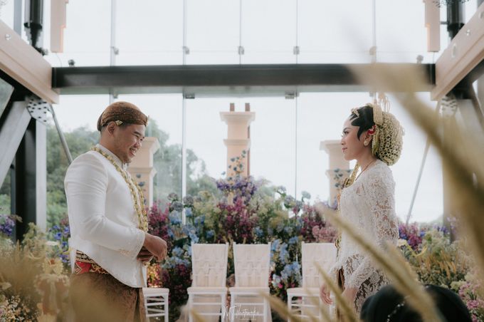 Ayuri & Dheas Wedding Decoration at Gaia Hotel by Valentine Wedding Decoration - 027 Ayuri & Dheas Wedding Decoration at Gaia Hotel by Valentine Wedding Decoration - 027