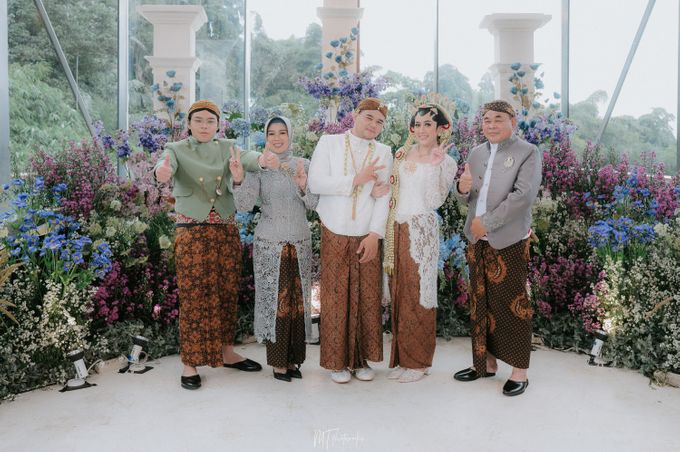 Ayuri & Dheas Wedding Decoration at Gaia Hotel by Valentine Wedding Decoration - 037 Ayuri & Dheas Wedding Decoration at Gaia Hotel by Valentine Wedding Decoration - 037