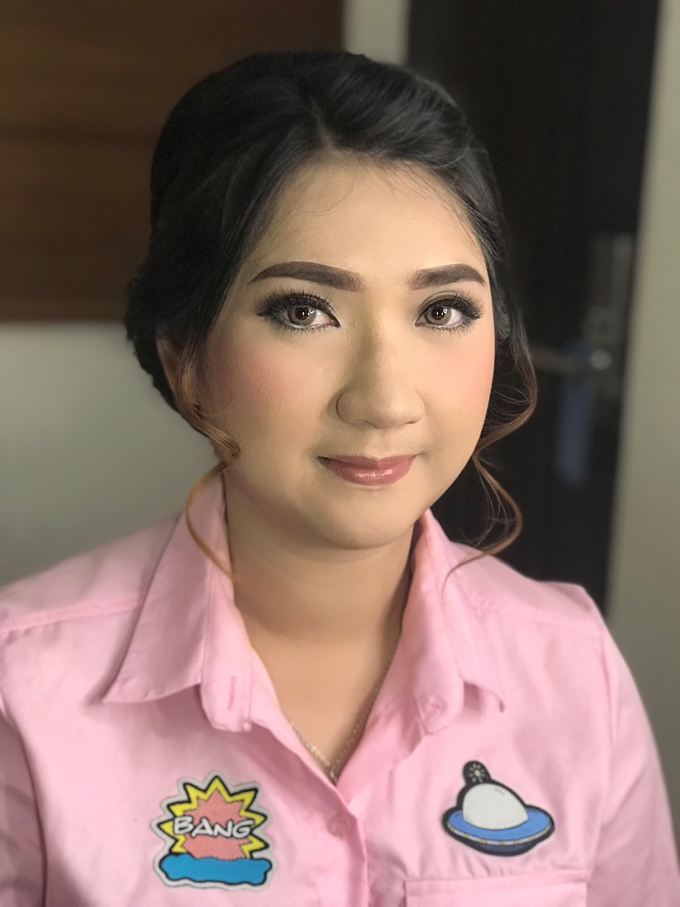 Graduation by AyuAbriyantimakeupartist - 032 Graduation by AyuAbriyantimakeupartist - 032