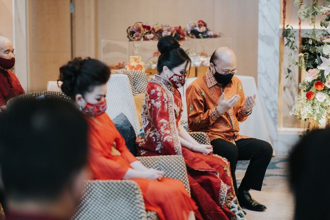 Engagement Ceremony Audrey & Azara by D'soewarna Wedding Planning - 020 Engagement Ceremony Audrey & Azara by D'soewarna Wedding Planning - 020