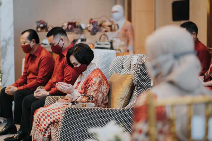 Engagement Ceremony Audrey & Azara by D'soewarna Wedding Planning - 021 Engagement Ceremony Audrey & Azara by D'soewarna Wedding Planning - 021