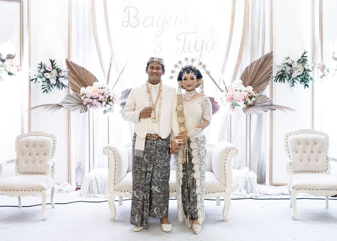 TIYA + BAGAS (BALEKOTA RAFFLES BALLROOM) by Pure Organizer - 010