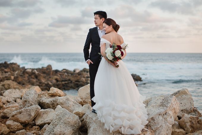Red dress engagement bali by Maxtu Photography - 047 Red dress engagement bali by Maxtu Photography - 047
