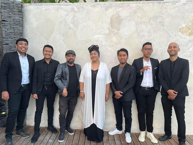 Allan & Gaby wedding, Iraga Band feat Bali Bossa  by BALI LIVE ENTERTAINMENT - 021