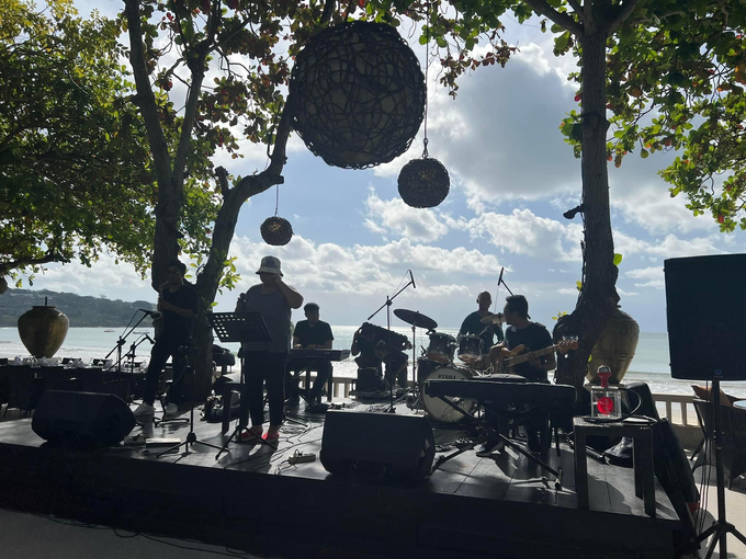BBQ 19 & 21 Sep Jazz, Soul, Funk, Indie, Rock Blue by BALI LIVE ENTERTAINMENT - 001 BBQ 19 & 21 Sep Jazz, Soul, Funk, Indie, Rock Blue by BALI LIVE ENTERTAINMENT - 001