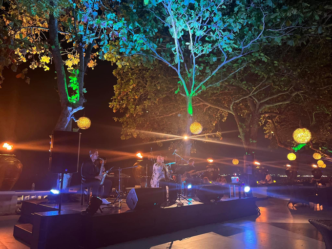 BBQ 19 & 21 Sep Jazz, Soul, Funk, Indie, Rock Blue by BALI LIVE ENTERTAINMENT - 005 BBQ 19 & 21 Sep Jazz, Soul, Funk, Indie, Rock Blue by BALI LIVE ENTERTAINMENT - 005