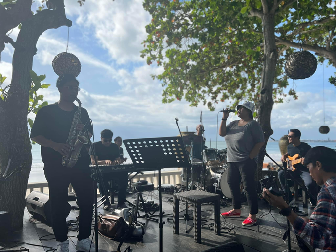 BBQ 19 & 21 Sep Jazz, Soul, Funk, Indie, Rock Blue by BALI LIVE ENTERTAINMENT - 003 BBQ 19 & 21 Sep Jazz, Soul, Funk, Indie, Rock Blue by BALI LIVE ENTERTAINMENT - 003
