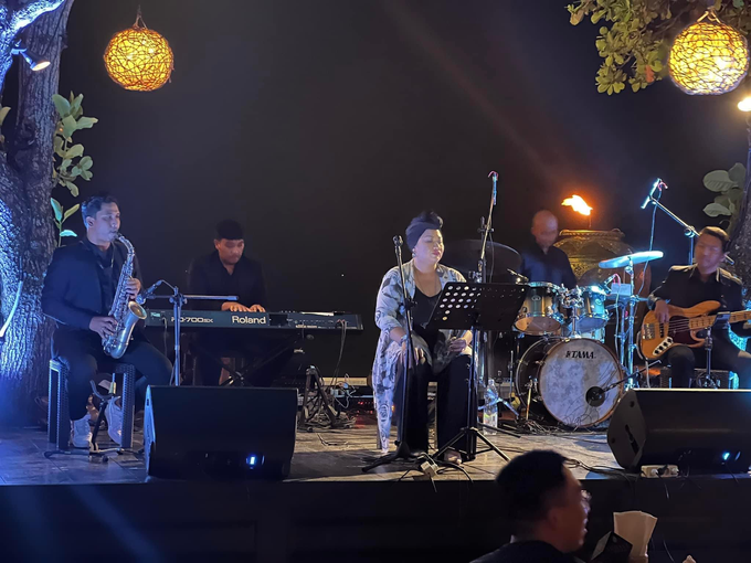 BBQ 19 & 21 Sep Jazz, Soul, Funk, Indie, Rock Blue by BALI LIVE ENTERTAINMENT - 004 BBQ 19 & 21 Sep Jazz, Soul, Funk, Indie, Rock Blue by BALI LIVE ENTERTAINMENT - 004
