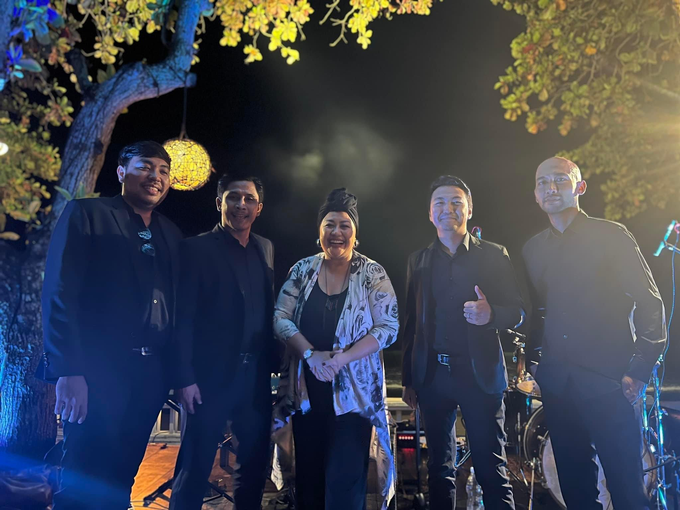 BBQ 19 & 21 Sep Jazz, Soul, Funk, Indie, Rock Blue by BALI LIVE ENTERTAINMENT - 008 BBQ 19 & 21 Sep Jazz, Soul, Funk, Indie, Rock Blue by BALI LIVE ENTERTAINMENT - 008