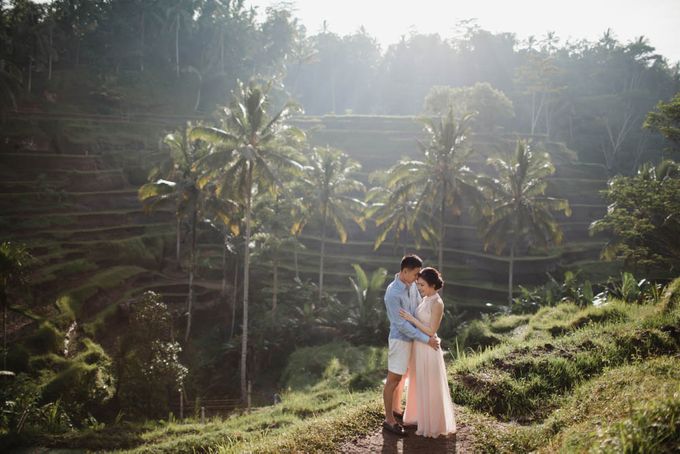 Blangsinga Engagement in Bali by Maxtu Photography - 001