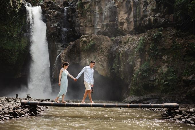 Blangsinga Engagement in Bali by Maxtu Photography - 022