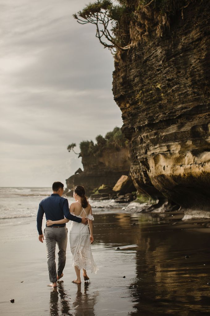 Blangsinga Engagement in Bali by Maxtu Photography - 033