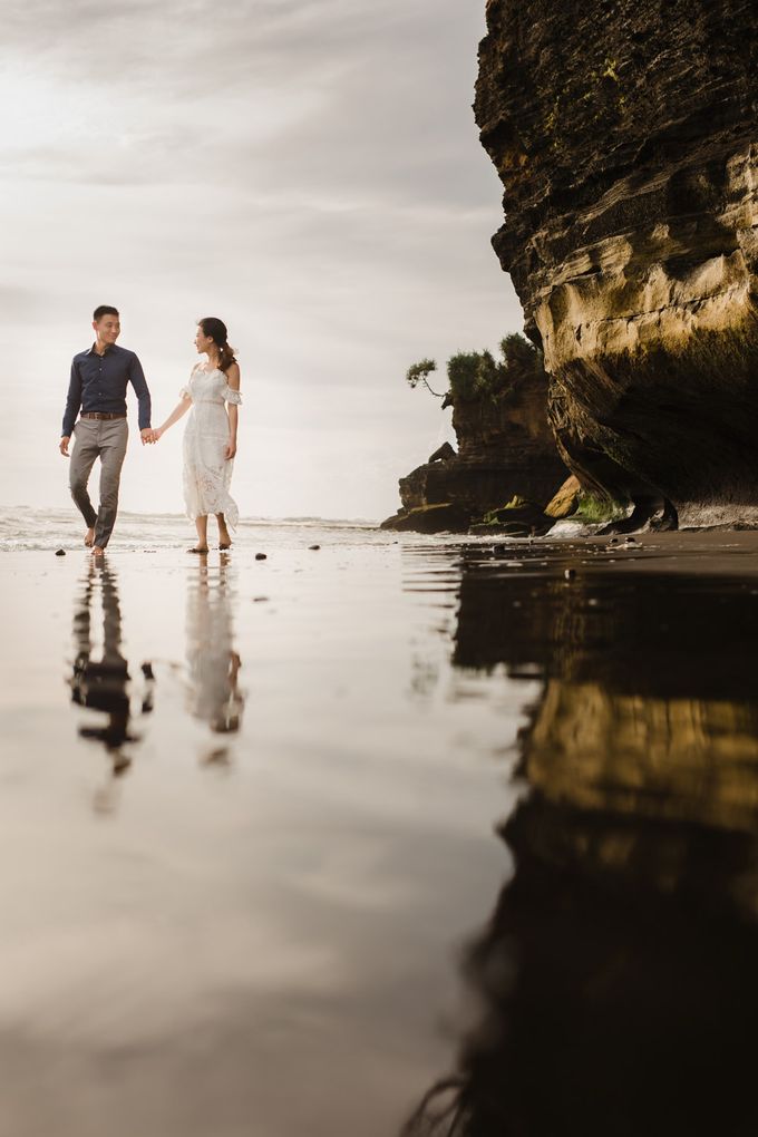 Blangsinga Engagement in Bali by Maxtu Photography - 034