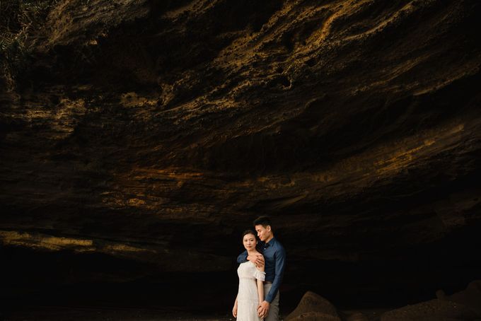 Blangsinga Engagement in Bali by Maxtu Photography - 040