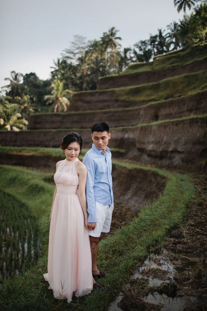 Blangsinga Engagement in Bali by Maxtu Photography - 006