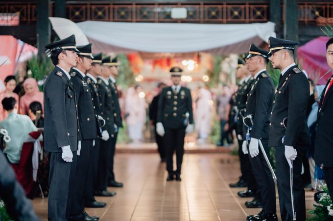 Get to know the Pedang Pora Ceremony, a tradition practiced in Perwira weddings by G wedding organizer - 002 Get to know the Pedang Pora Ceremony, a tradition practiced in Perwira weddings by G wedding organizer - 002