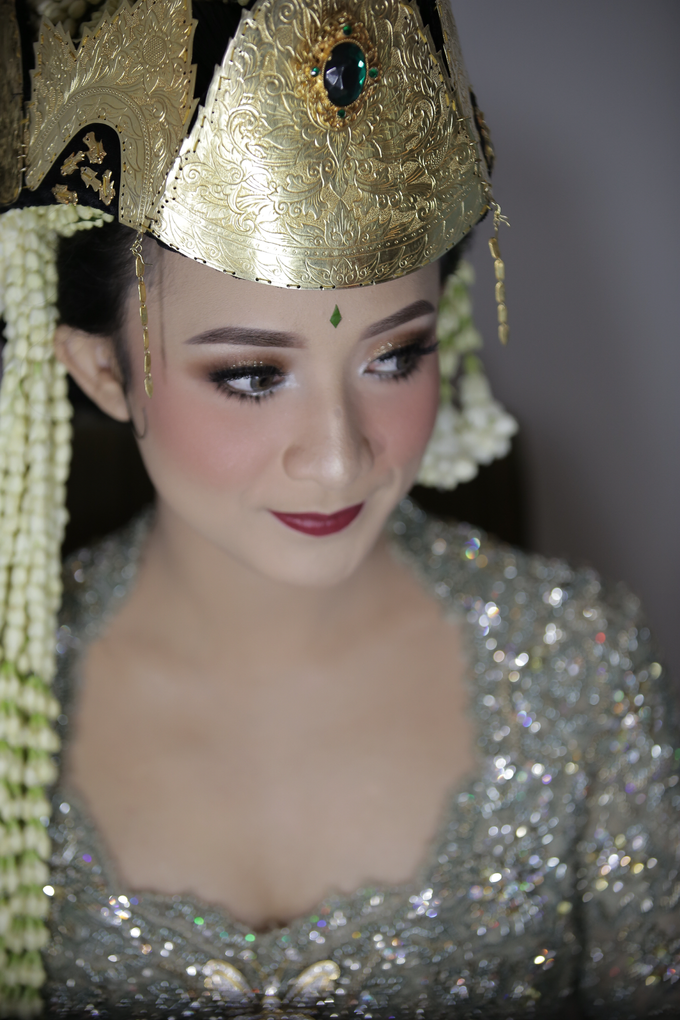 Rian & Astri adat Sunda Sumedangan by Verakebaya - 010